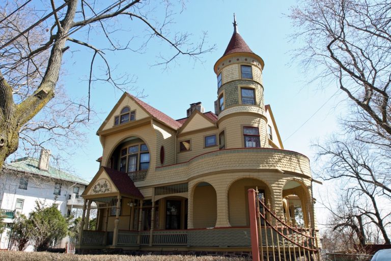 The Bechtel Mansion on Saint Paul’s Avenue stands within the Saint Paul’s-Stapleton Heights Historic District, 2014. Photo by Jan Somma. Staten Island Advance.